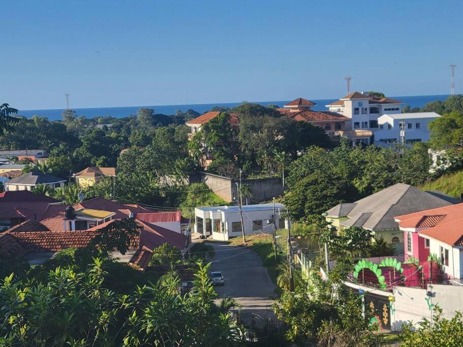 Linda, Cerca De Todo, Parqueo, Patio, Netflix Villa La Ceiba Exterior photo